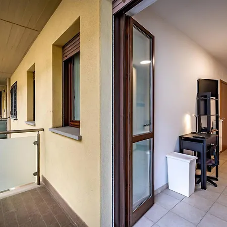 Yd Settimello With Parking Apartment Florenz