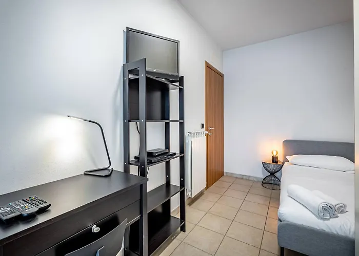 Yd Settimello With Parking *