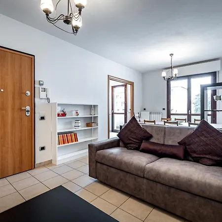 Yd Settimello With Parking アパート